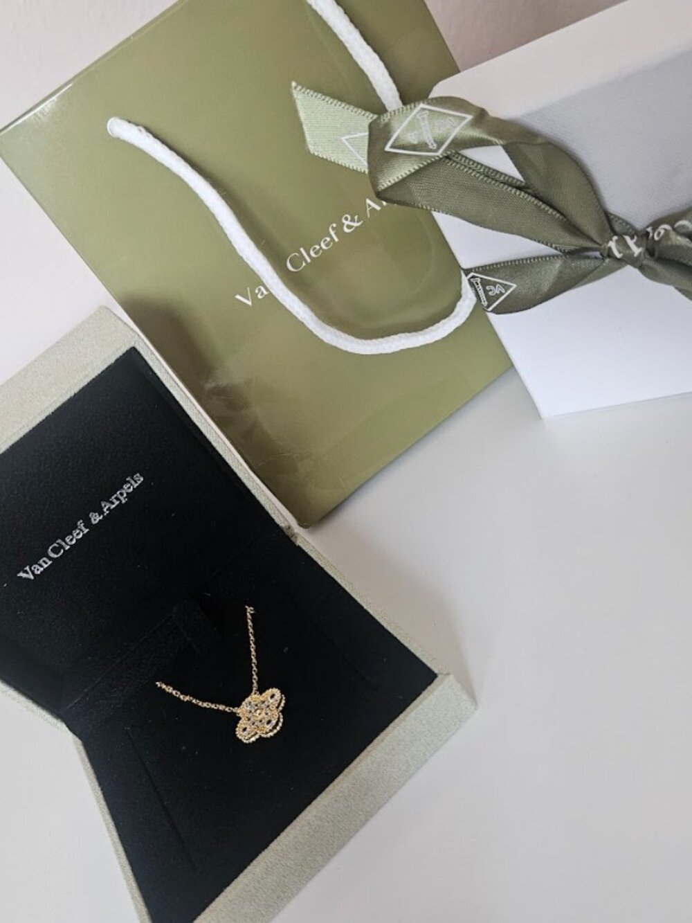 Gold Crystal clover pendant Necklace